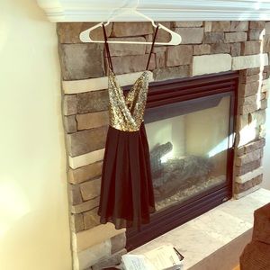 A’GACI A’GACI gold sequined top